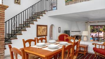 Villa, 4 Bedrooms, Terrace | Dining