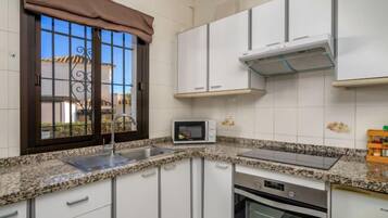 Villa, 4 Bedrooms, Terrace | Private kitchen