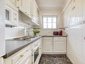 House, 3 Bedrooms, Terrace | Interior