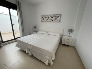 Comfort appartement, 1 slaapkamer, terras | Verduisterende gordijnen, geluiddichte muren