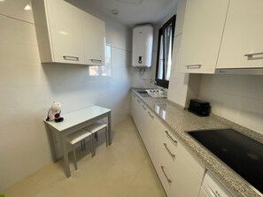 Comfort Apartment, 1 Bedroom, City View | Private kitchen - Apartamentos Royal Suites by Croma (Estepona)