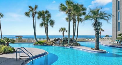 Coastal Hideaway: Cozy Beachfront Studio – Sleeps 4 w/Seasonal Beach Chairs!