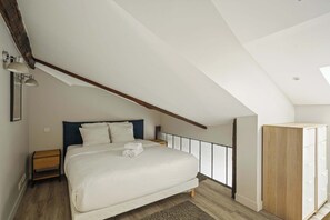 1 habitación, tabla de planchar con plancha, wifi y ropa de cama 