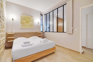 2 bedrooms, iron/ironing board, WiFi, bed sheets