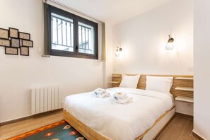 2 quartos, ferros/tábuas de passar roupa, Wi-Fi, roupa de cama