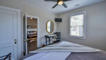 1 bedroom, desk, iron/ironing board, free WiFi