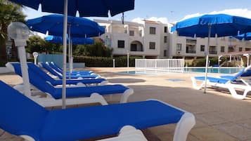 Sæsonbestemt udendørs pool