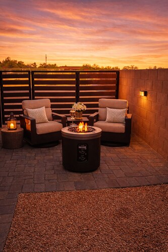 Tucson Tranquility , Desert Retreat with Mini-Golf & Sunset Firepit
