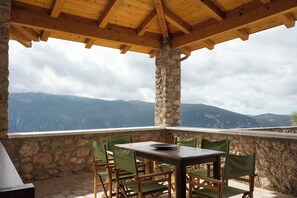 Balcony view - Villa Margarita Arachova (Distomo-Arachova-Antikyra)