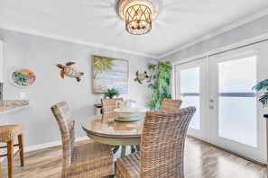 Dining - 🌊Gulf Views, Awesome Location-Gulf Place Caribbean 313-Sunsets on 30A🌊 (Santa Rosa Beach)