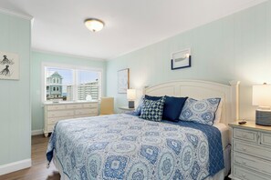 3 bedrooms, iron/ironing board, free WiFi, bed sheets - Spectacular views from this 2nd Row East side Duplex - New for 2025 Shared Pool (Emerald Isle)