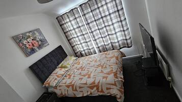 House | 3 bedrooms, iron/ironing board, free WiFi, bed sheets
