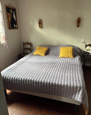 3 bedrooms, iron/ironing board