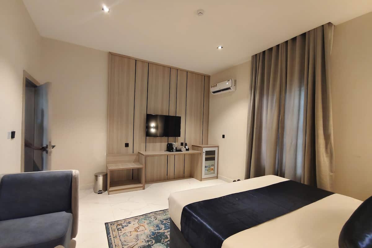 Luxury Suite, City View