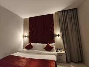 Executive Single Room, 1 Bedroom, City View | In-room safe, desk, laptop workspace, soundproofing - Hotel Lahana Uyo  (Uyo)
