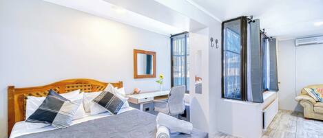 Ferros/tábuas de passar roupa, Wi-Fi, roupa de cama