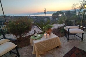 Outdoor dining - Room in panoramic Villino between sea and relaxation with parking (Pellaro)