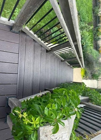 Property grounds. Creative Cozy Urban Retreat