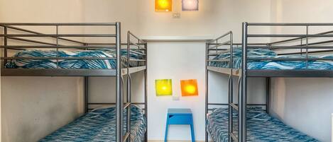 2 quartos, ferros/tábuas de passar roupa, Wi-Fi, roupa de cama