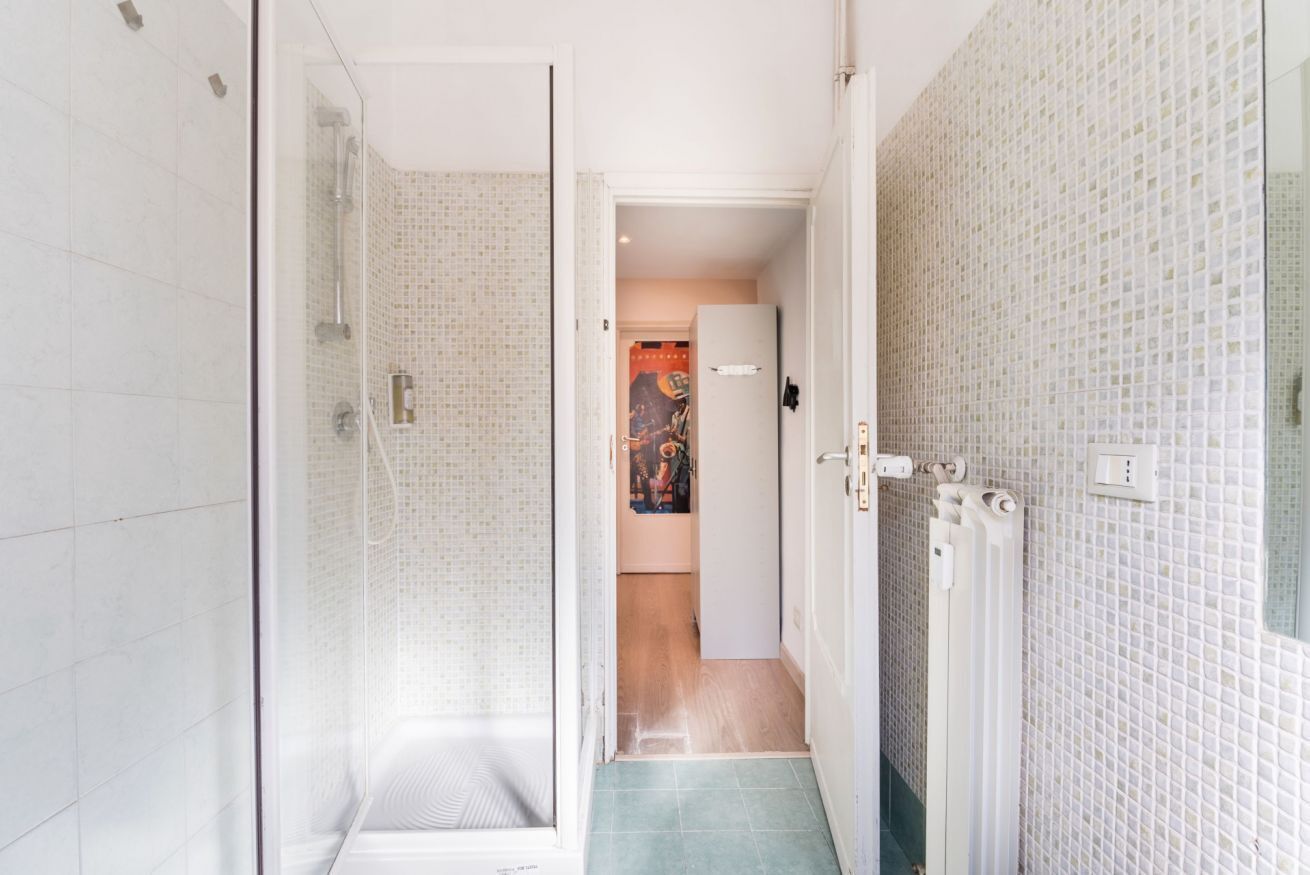 Dusche, Haartrockner, Bidet, Handtücher