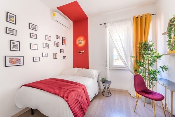 3 bedrooms, iron/ironing board, travel crib, free WiFi