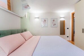 2 slaapkamers, een strijkplank/strijkijzer, wifi, beddengoed