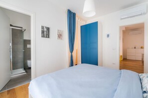 Dusj, hårføner, bidé og sjampo