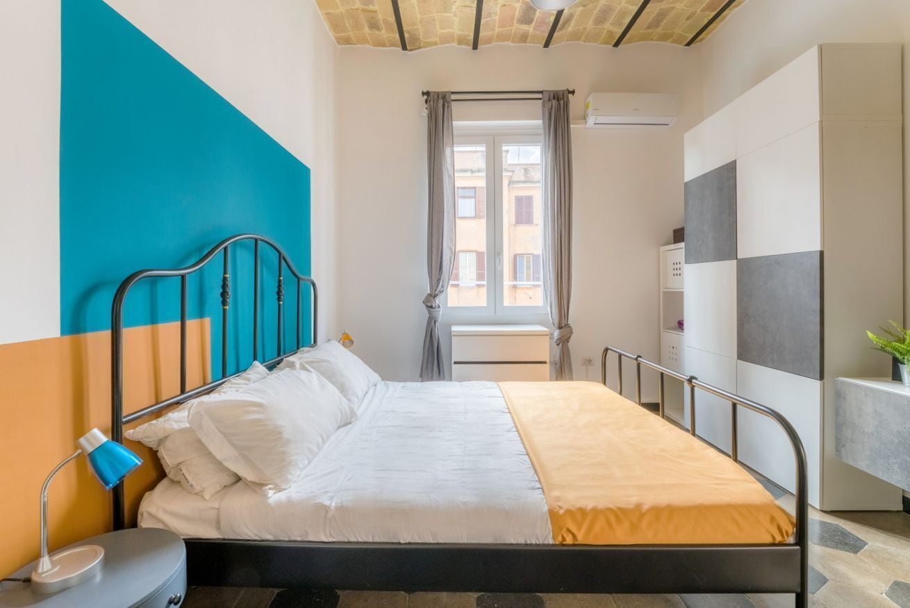 1 slaapkamer, een strijkplank/strijkijzer, wifi, beddengoed