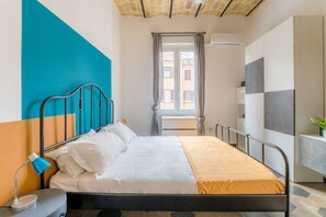 1 bedroom, iron/ironing board, WiFi, bed sheets - Casetta Giolitti, Cozy Apartment in the Heart of Rome (Roma)