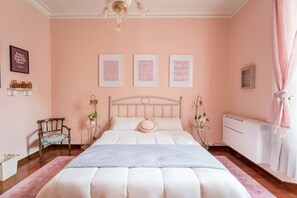 1 bedroom, iron/ironing board, travel cot, WiFi