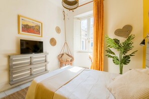 3 bedrooms, iron/ironing board, travel crib, free WiFi - Bohome Suite - Ethnic Apt in the Center of Rome (Roma)