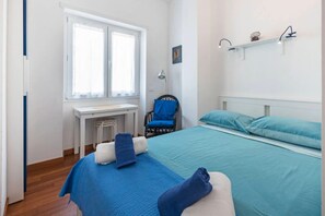 1 chambre, fer et planche à repasser, Wi-Fi, literie fournie