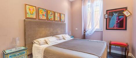 2 bedrooms, iron/ironing board, travel cot, WiFi