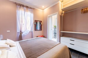2 bedrooms, iron/ironing board, travel cot, WiFi