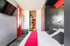 1 habitación, escritorio, tabla de planchar con plancha y wifi 