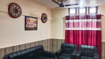Deluxe Double or Twin Room, City View | Free WiFi
