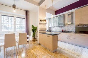Fridge, microwave, oven, stovetop