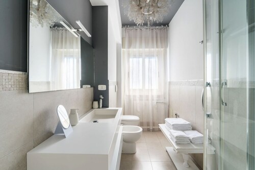 Maison Lumiere, Design Apartment 5 min from Tiburtina