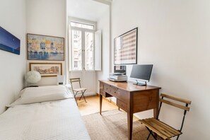 3 bedrooms, desk, iron/ironing board, travel cot - Maison Regola, Styilish Flat in Campo De Fiori (Roma)