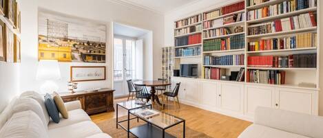 Télévision à écran plat