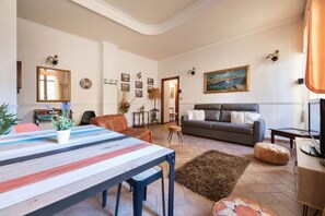 Living area - Re Di Roma Vintage, Flat on the Metro Re di Roma (Roma)