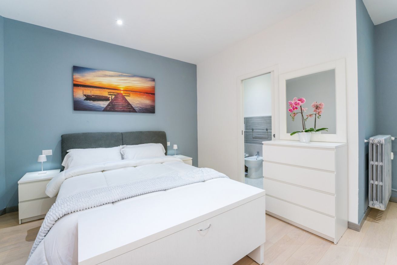 2 habitaciones, tabla de planchar con plancha, cuna de viaje y wifi 