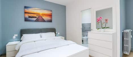 2 chambres, fer et planche à repasser, lit de bébé portatif, Wi-Fi