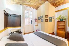 1 bedroom, iron/ironing board, travel cot, free WiFi