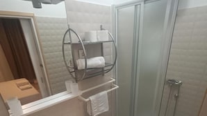 Room, 3 Bedrooms, Smoking, Balcony | Bathroom - Room-maria Apartments Zaton - Apartment (Sibenik)