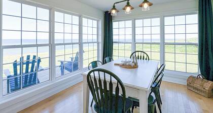 Charming 4BR, 2.5BA waterfront cottage in Eastern PEI - ideal summer getaway!