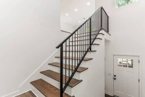 Interior - Midtown New Build! Central by Downtown & Plaza (Kansas City)