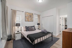 3 bedrooms, desk, iron/ironing board, WiFi
