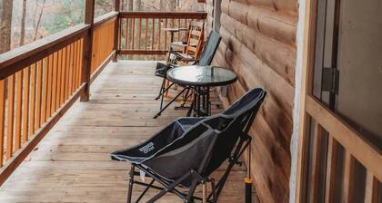 Forest Cabin Minutes from Stone Mountain, NC