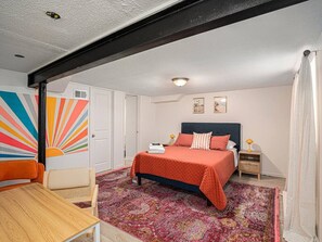 4 bedrooms, desk, iron/ironing board, WiFi